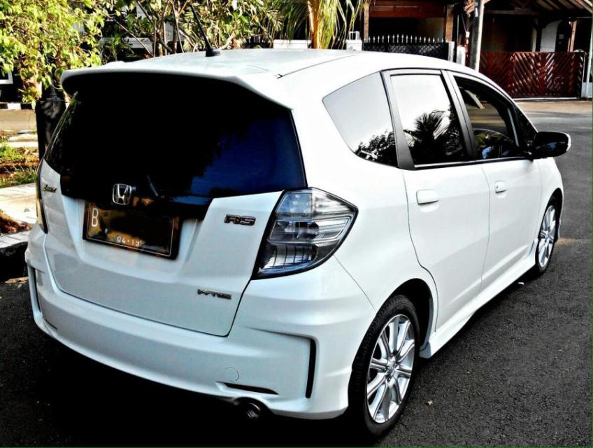 Detail Gambar Honda Jazz Tahun 2014 Nomer 20