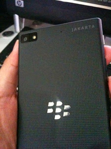 Detail Gambar Hp Blackberry Z3 Nomer 51