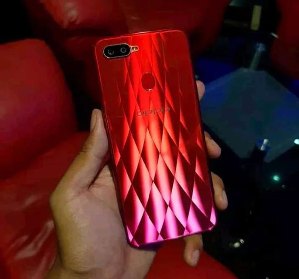 Detail Gambar Hp Oppo F9 Warna Merah Nomer 35