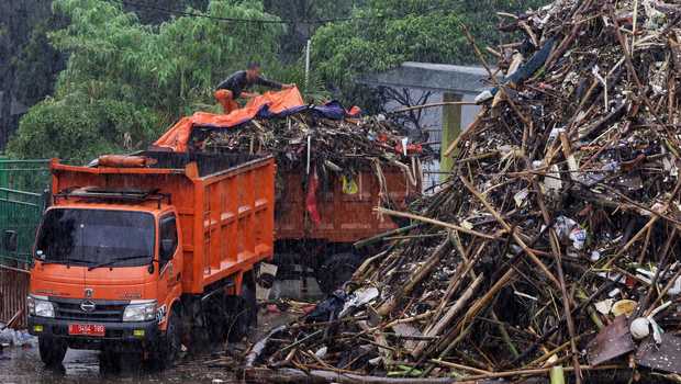 Detail Gambar Hujan Di Lingkungan Nomer 20