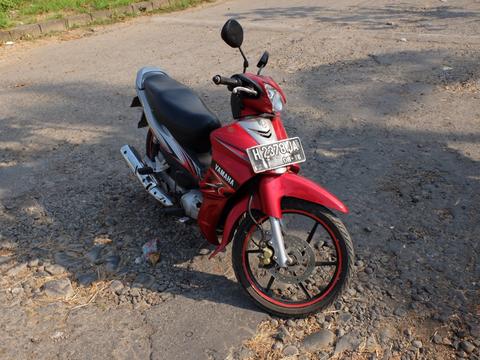 Detail Gambar I Jupiter Z 2006 Merah Marun Nomer 32