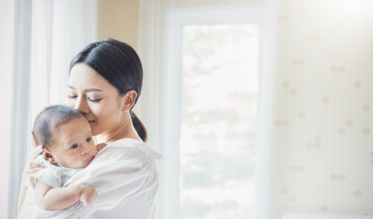 Detail Gambar Ibu Menggedong Bayi Nomer 25