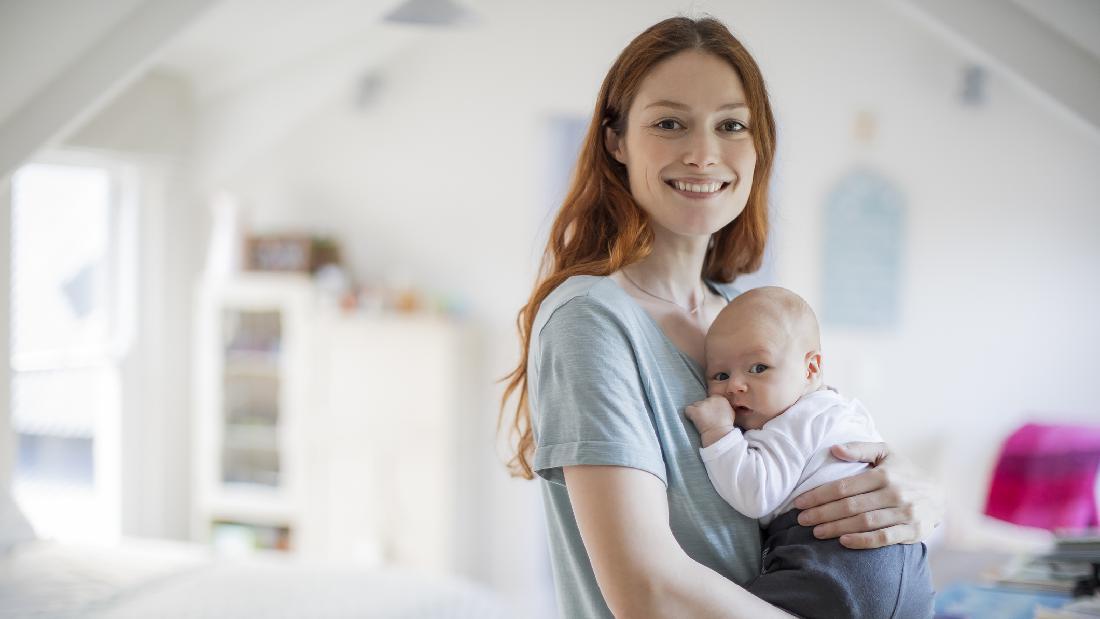 Detail Gambar Ibu Menggedong Bayi Nomer 50