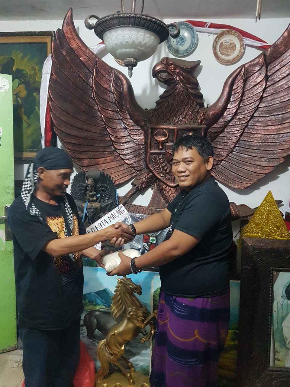 Detail Gambar Ibu Pertiwi Menangis Nomer 49