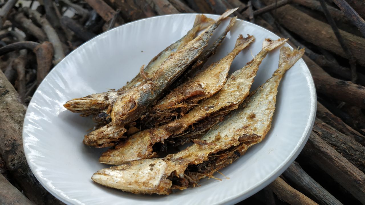 Detail Gambar Ikan Asin Goreng Nomer 23