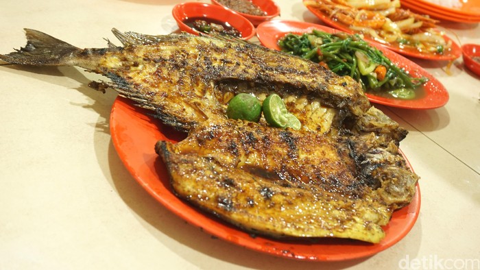 Detail Gambar Ikan Bakar Enak Nomer 18