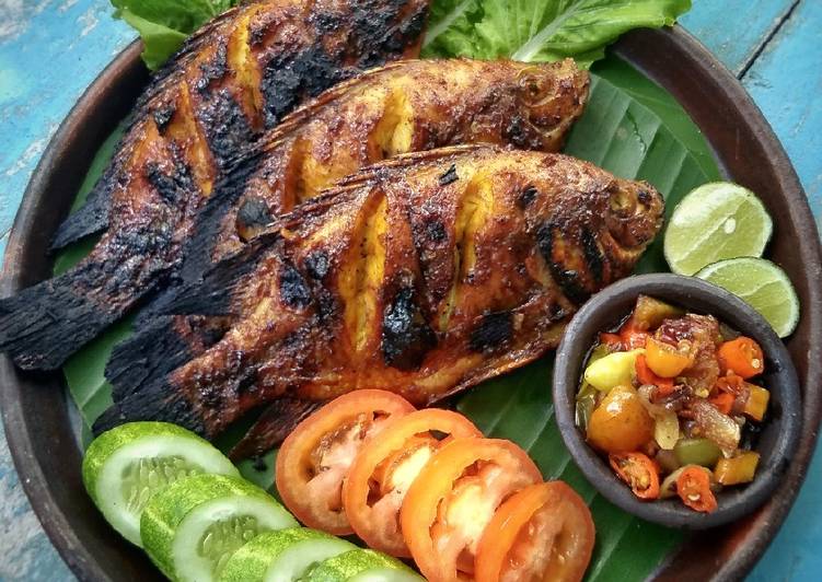 Detail Gambar Ikan Bakar Enak Nomer 28