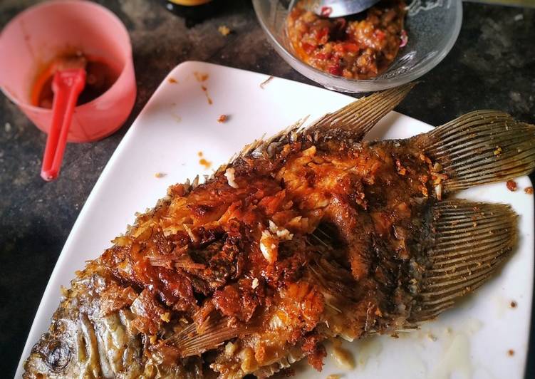 Detail Gambar Ikan Bakar Gurame Nomer 20