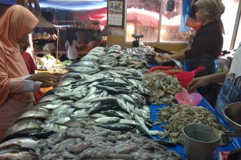 Detail Gambar Ikan Di Pasar Nomer 29