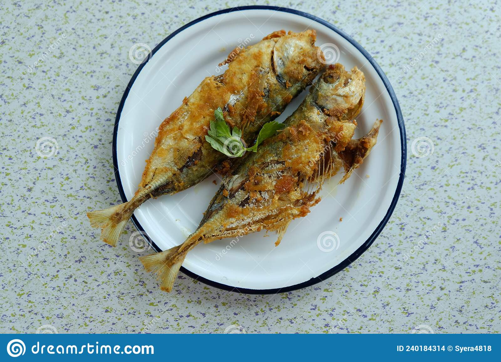 Detail Gambar Ikan Goreng Nomer 23