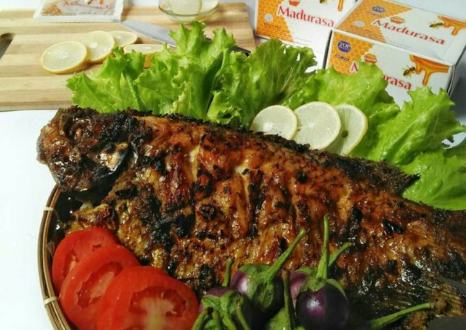 Detail Gambar Ikan Gurame Bakar Nomer 52