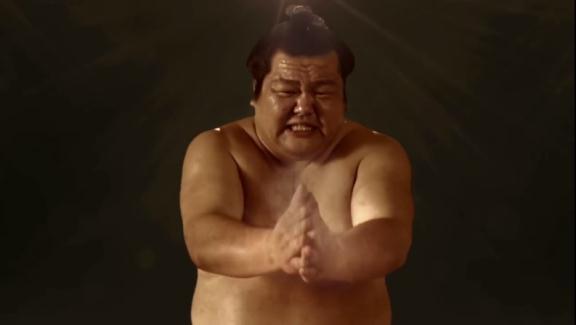 Detail Gambar Iklan Sumo Anak Kecil Lawan Orang Besar Nomer 2