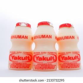 Detail Gambar Iklan Yakult Nomer 47