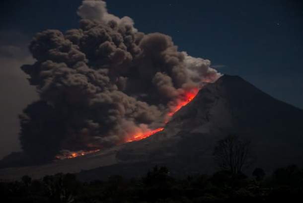 Detail Gambar Ilustrasi Gunung Meletus Nomer 38