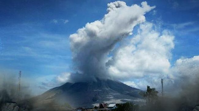 Detail Gambar Ilustrasi Gunung Meletus Nomer 51