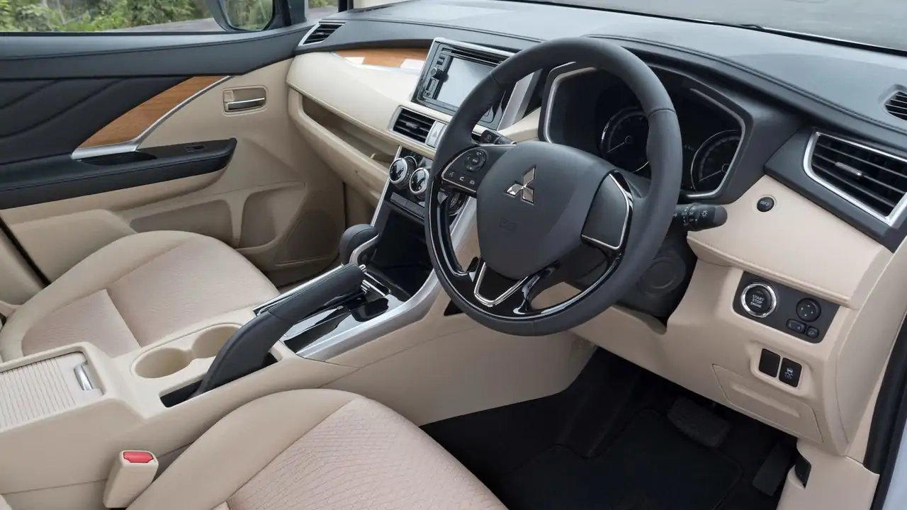 Detail Gambar Interior Mitsubishi Expander Nomer 6