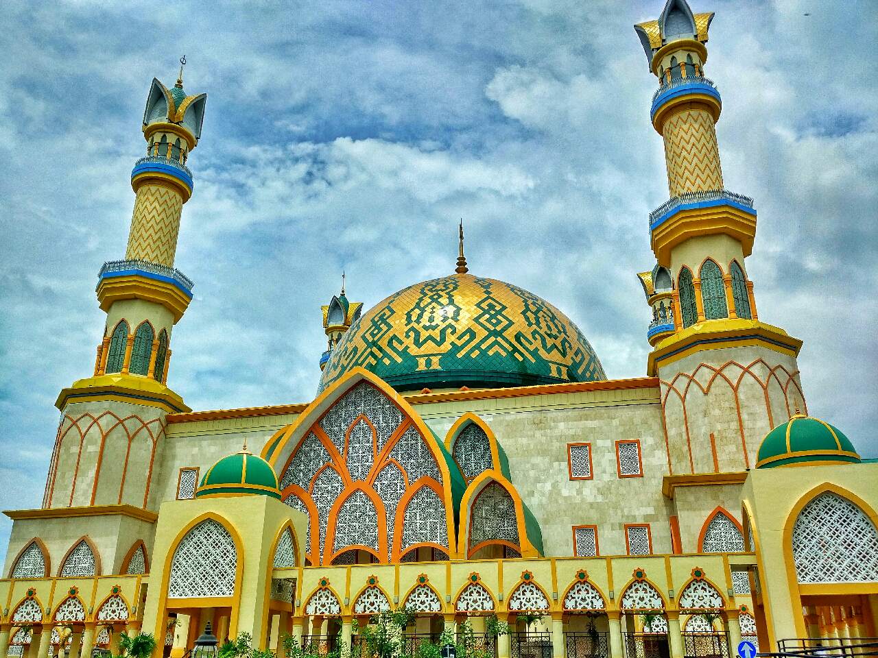 Download Gambar Islamic Center Lombok Nomer 16