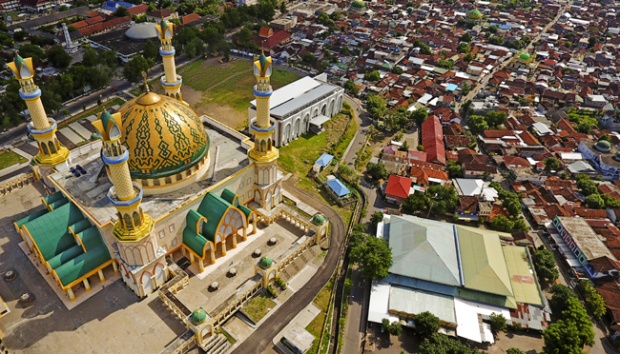 Detail Gambar Islamic Center Lombok Nomer 24