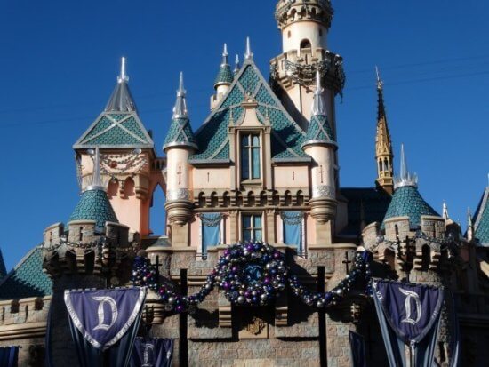 Detail Gambar Istana Disneyland Nomer 32