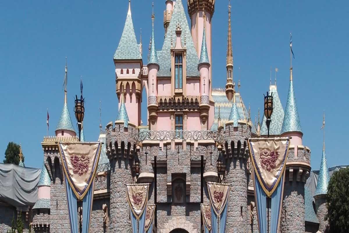 Detail Gambar Istana Disneyland Nomer 52