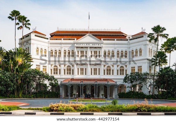 Detail Gambar Istana Raffles Nomer 19