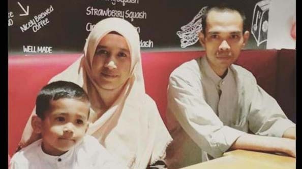 Gambar Istri Dan Anak Ustadz Abdul Somad - KibrisPDR