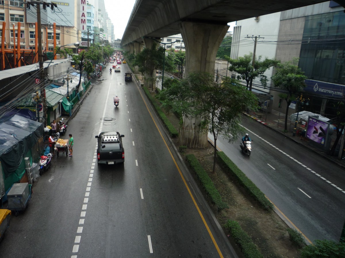 Detail Gambar Jalan Di Kota Besar Nomer 26