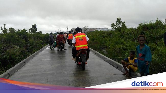 Detail Gambar Jalanan Dari Kayu Di Kabupaten Asmat Nomer 17