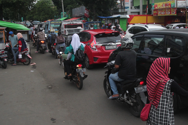 Detail Gambar Jalanan Macet Nomer 42