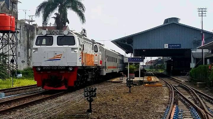 Detail Gambar Jalur Stasiun Kereta Api Nomer 30