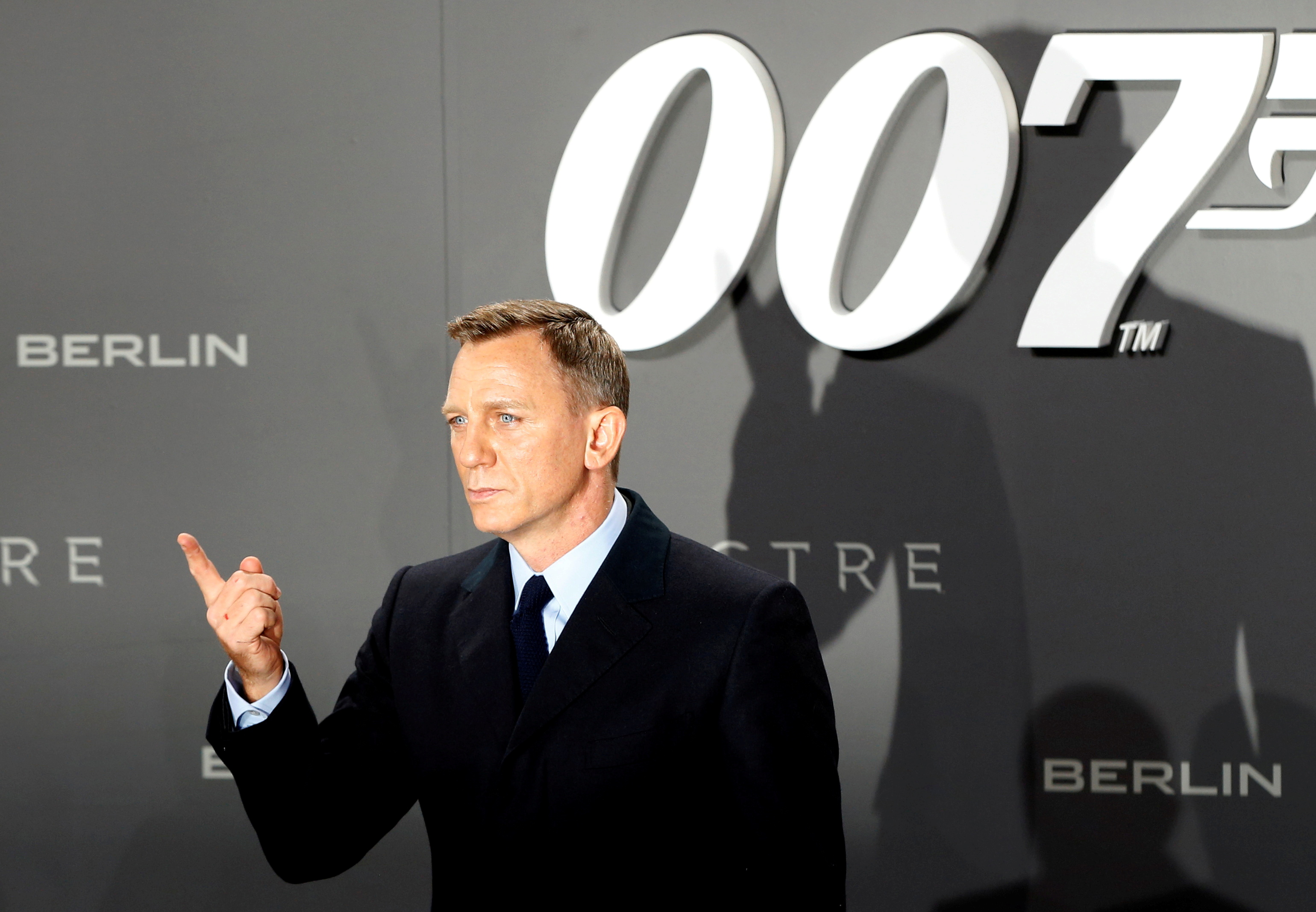 Detail Gambar James Bond Nomer 18