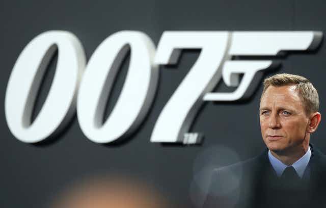 Detail Gambar James Bond Nomer 55