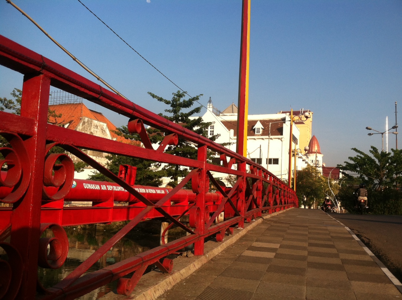 Detail Gambar Jembatan Merah Nomer 11