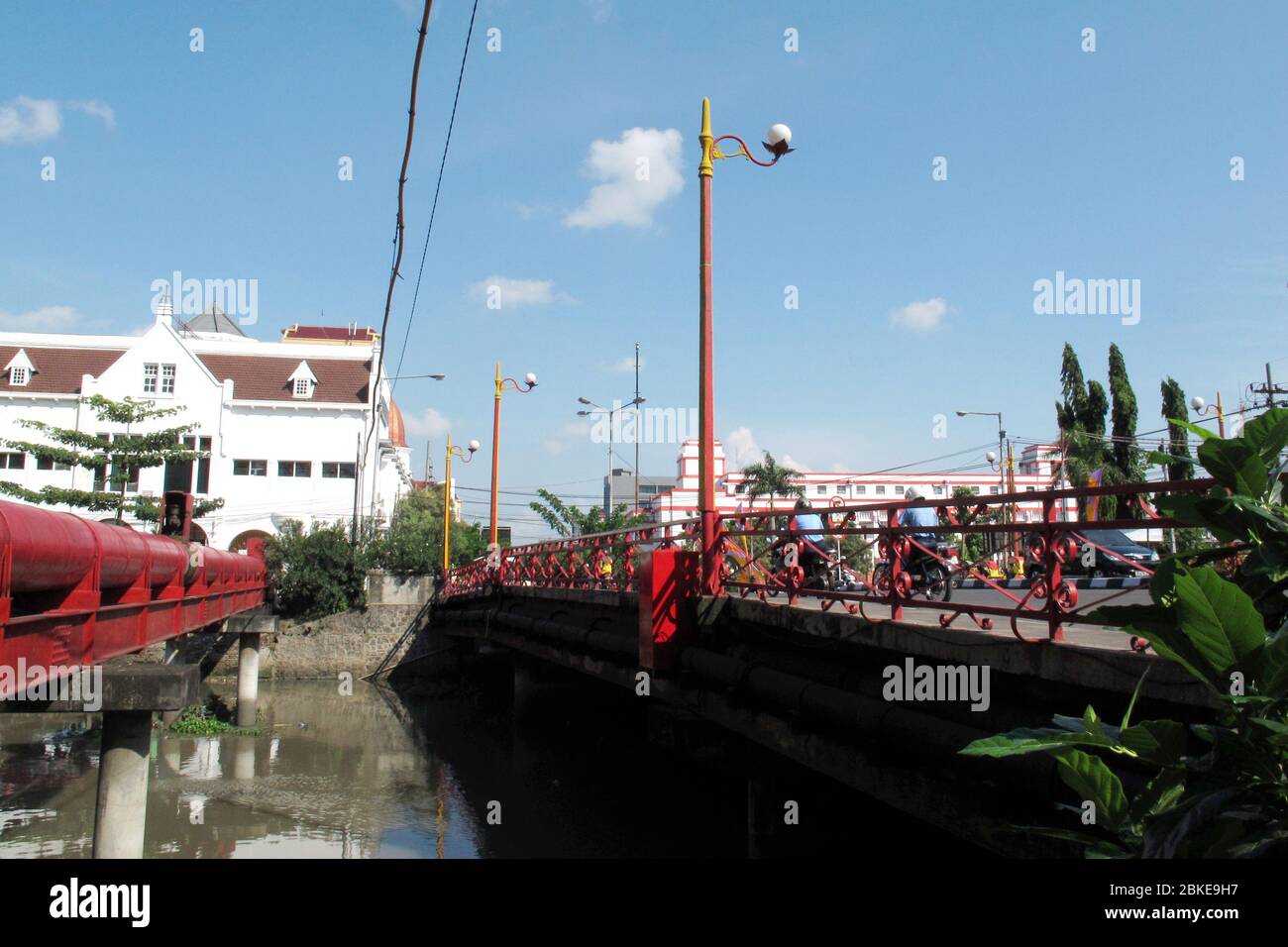 Detail Gambar Jembatan Merah Nomer 41