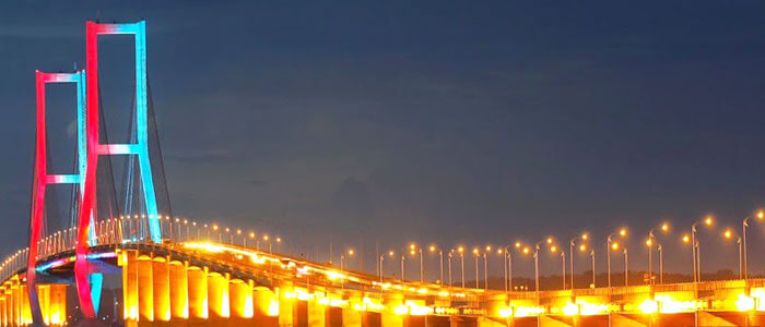 Detail Gambar Jembatan Suramadu Malam Hari Nomer 35