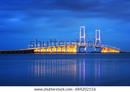 Detail Gambar Jembatan Suramadu Malam Hari Nomer 56