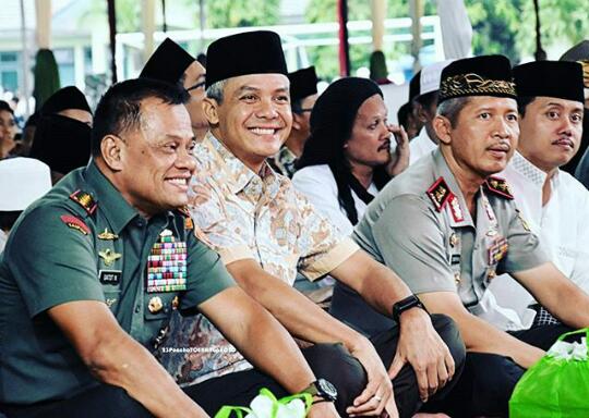 Detail Gambar Jenderal Gatot Nurmantyo Buka Bersama Nomer 14