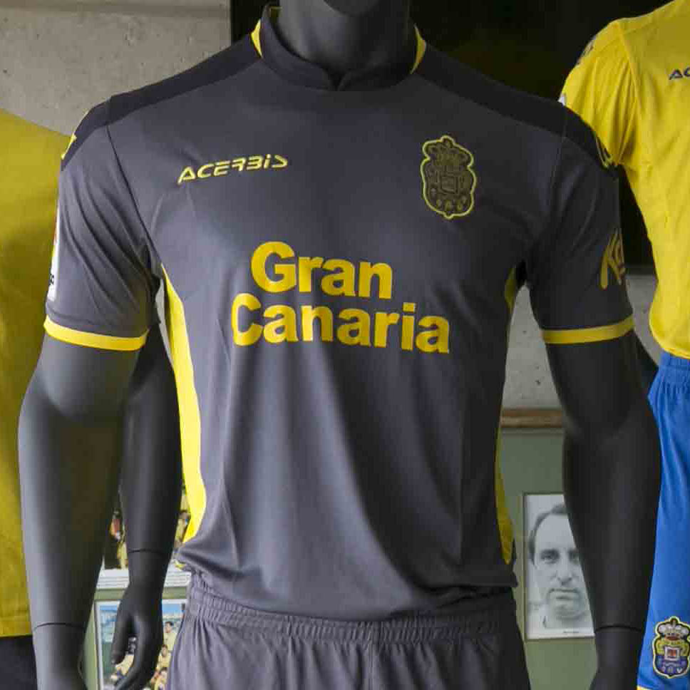 Detail Gambar Jersey Las Palmas 2018 Nomer 14