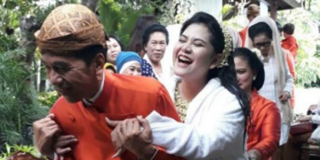 Detail Gambar Jokowi Lucu Nomer 43