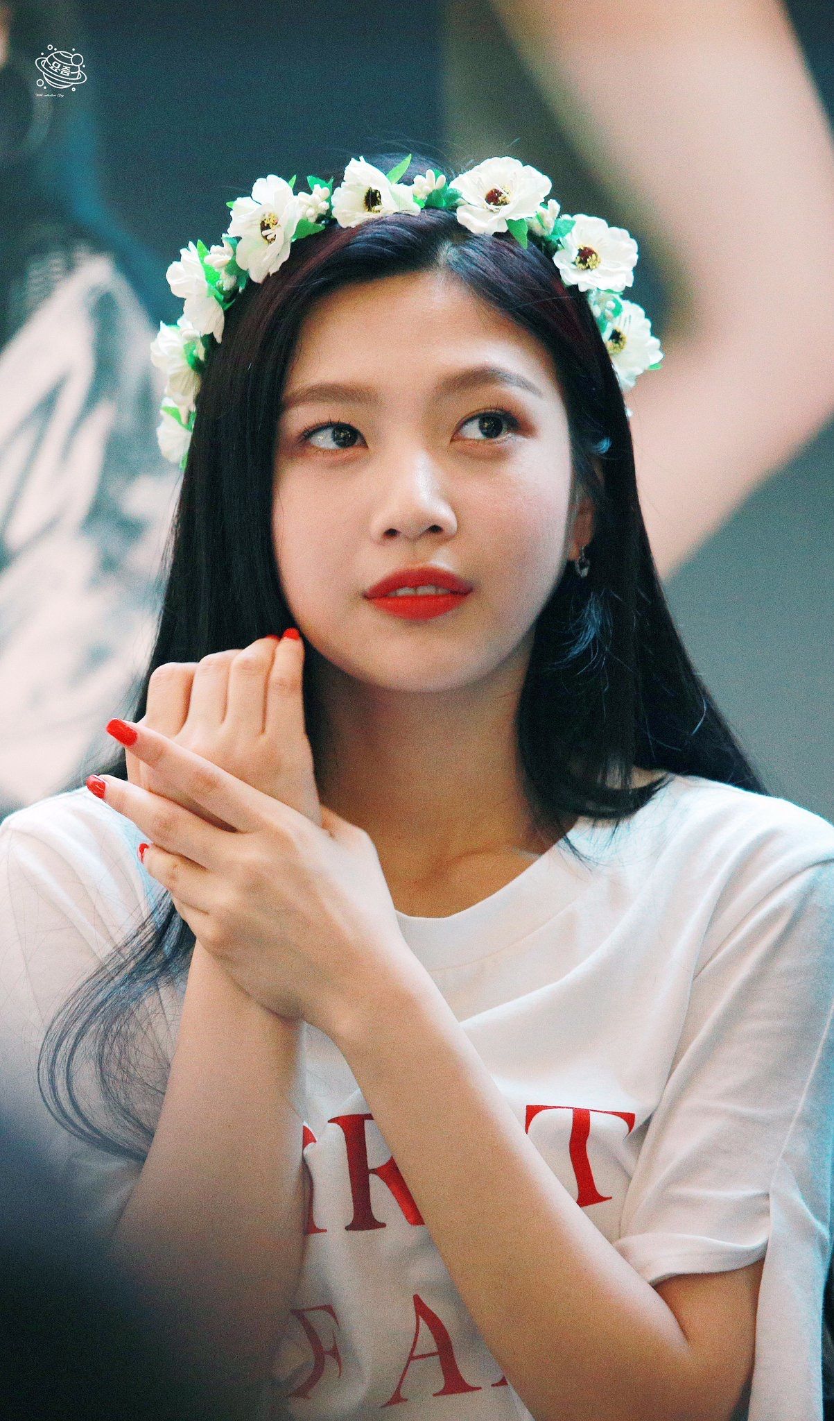 Detail Gambar Joy Red Velvet Nomer 10