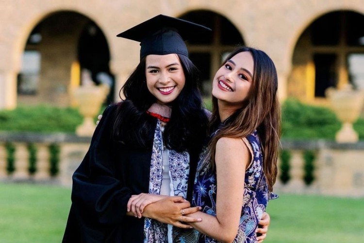 Detail Gambar Kakak Beradik Nomer 32