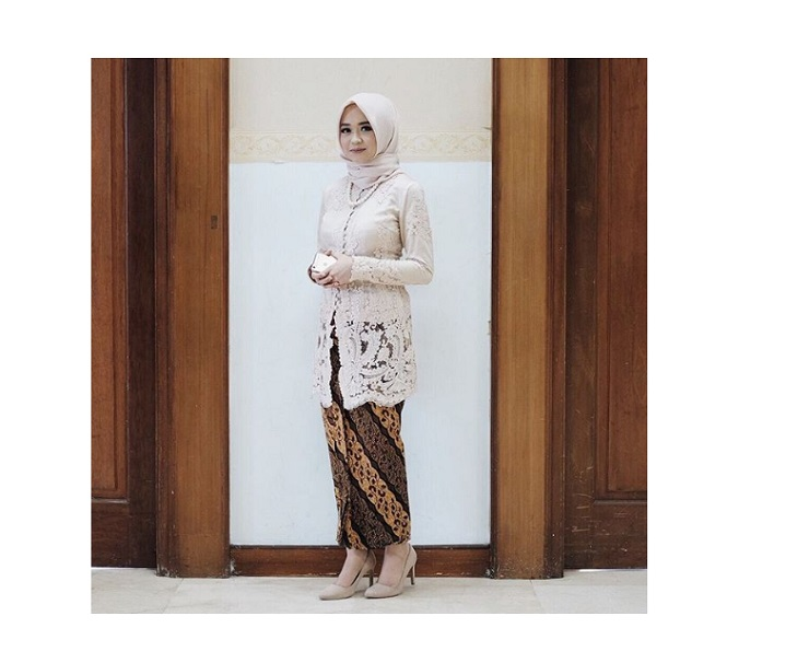 Detail Contoh Kebaya Wisuda Nomer 29