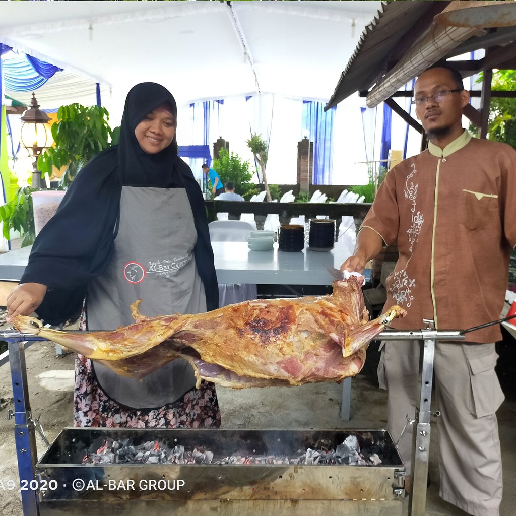 Detail Gambar Kambing Guling Nomer 29