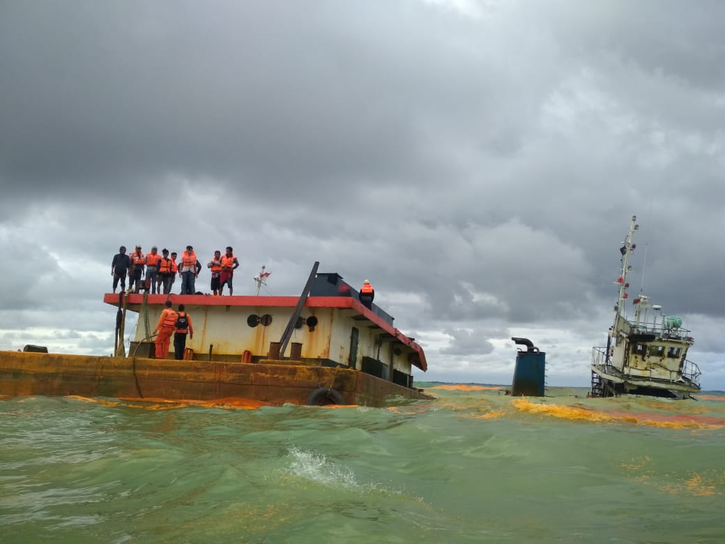 Detail Gambar Kapal Tugboat Tarik Tongkang Nomer 42