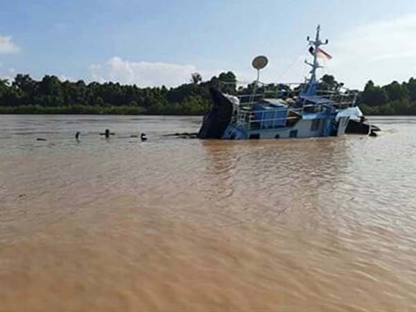 Detail Gambar Kapal Tugboat Tarik Tongkang Nomer 46