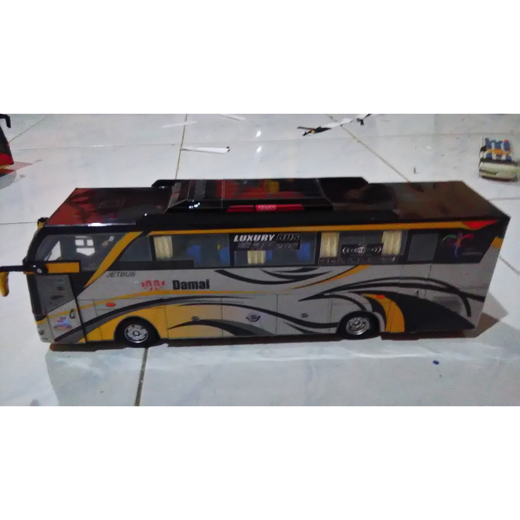 Detail Gambar Karikatur Bus Wisata Nomer 29