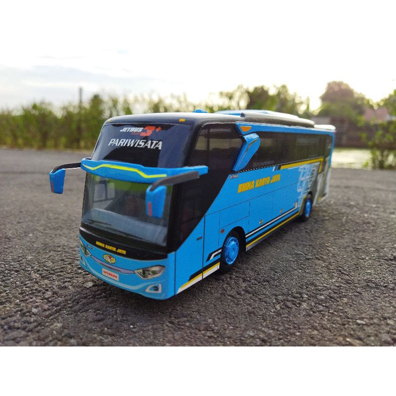 Detail Gambar Karikatur Bus Wisata Nomer 31