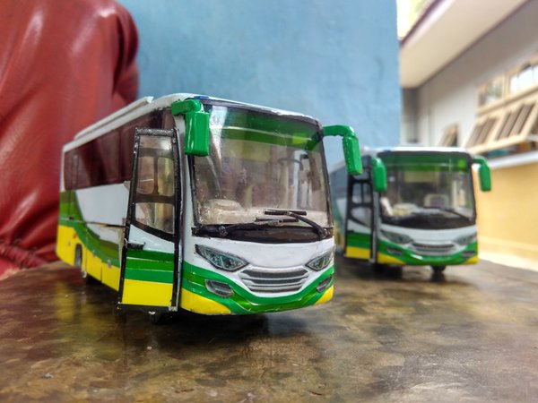 Detail Gambar Karikatur Bus Wisata Nomer 48