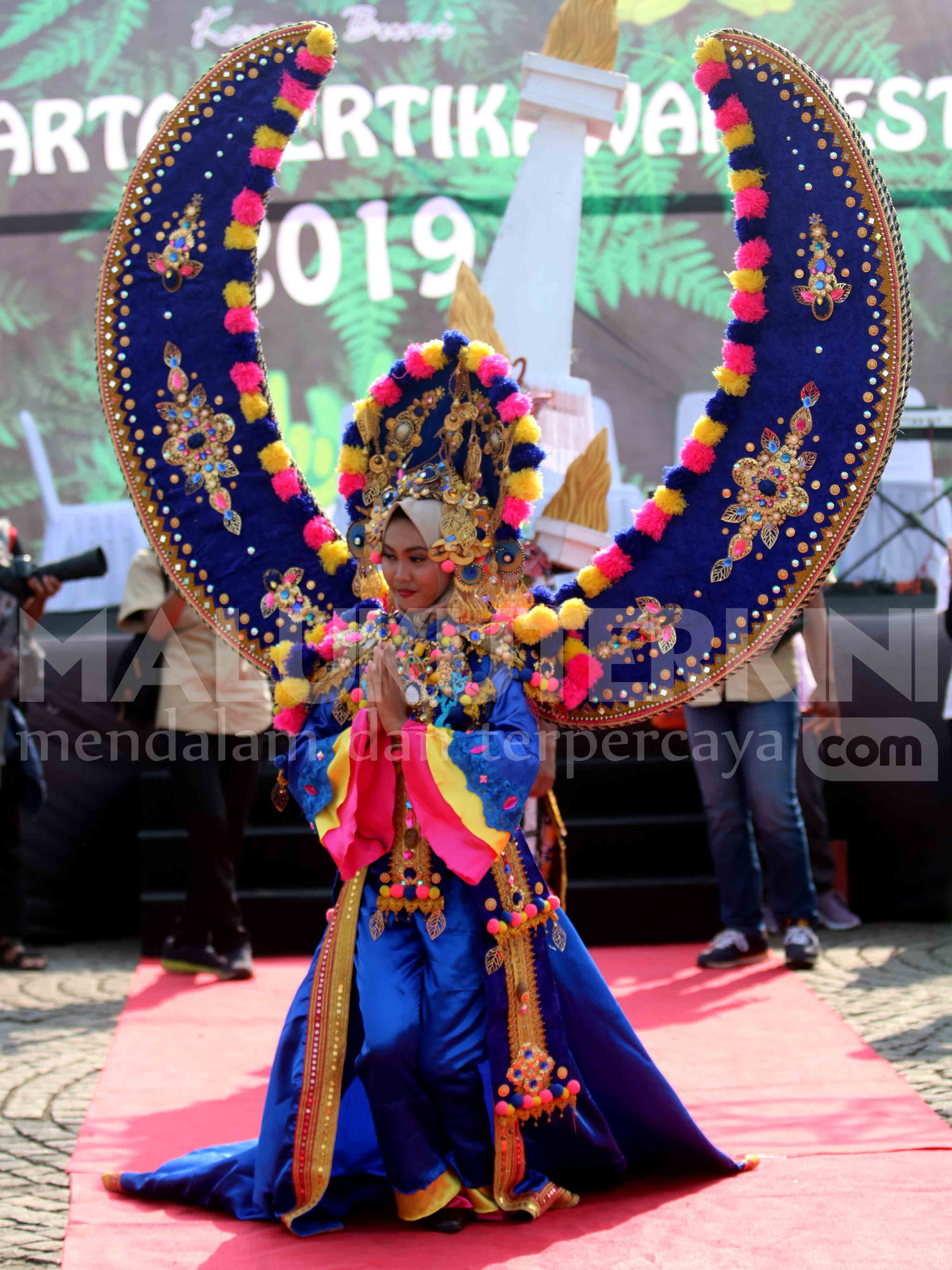 Detail Gambar Karnaval Flora Dan Fauna Nomer 22