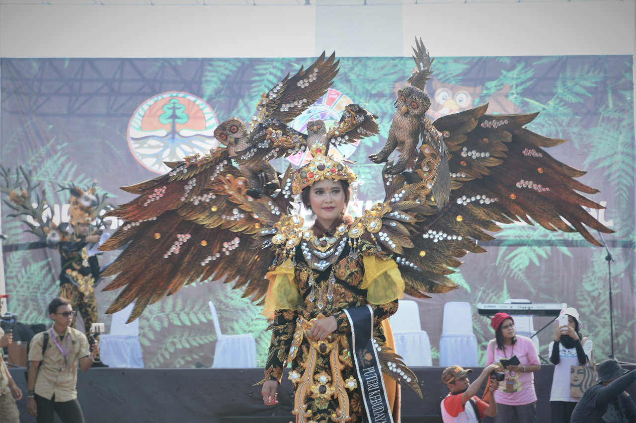 Detail Gambar Karnaval Flora Dan Fauna Nomer 24